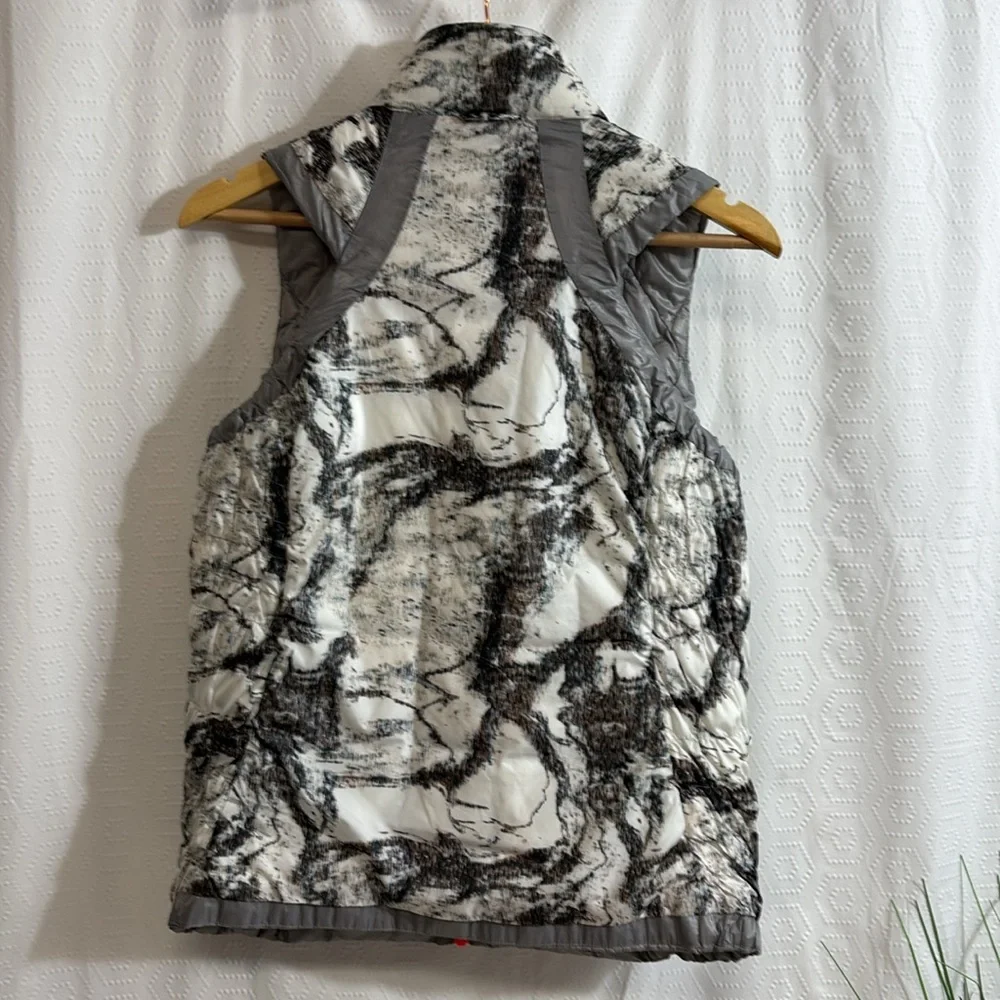 Obermeyer Reversible Puffer Vest Grey & White & Orange Zipper Size Medium - Picture 9 of 9